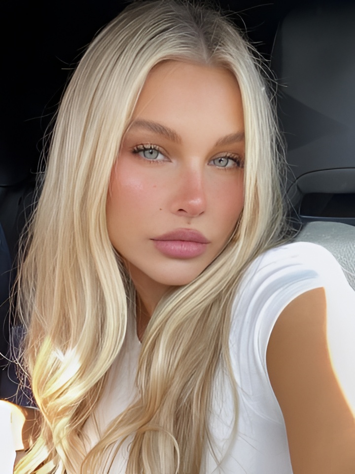 Адель привлекательная девушка из Калуги цена от 2500 руб