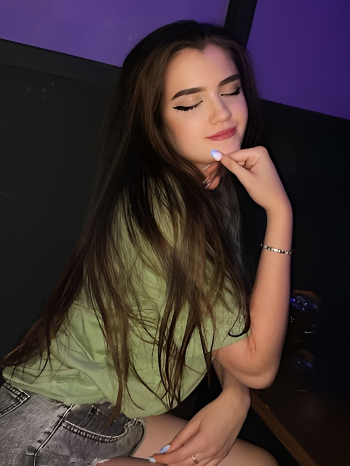 Алиса привлекательная девушка из Калуги цена от 4000 руб