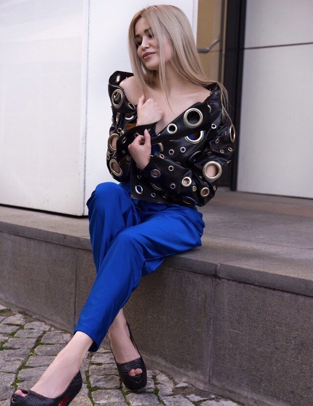 Вика привлекательная девушка из Калуги цена от 3500 руб